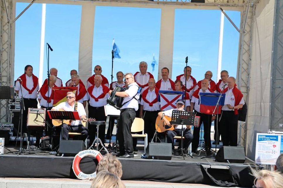 Shantychor „Eutiner Wind“.