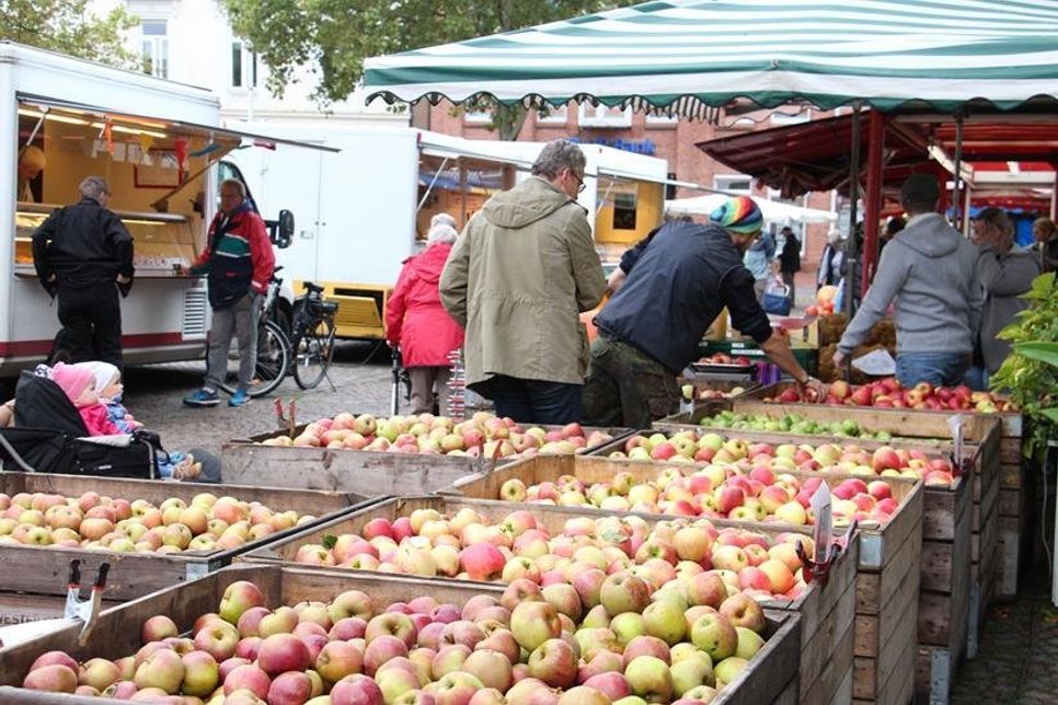 Alles rund um den Apfel, gab es auf dem Wochenmarkt.