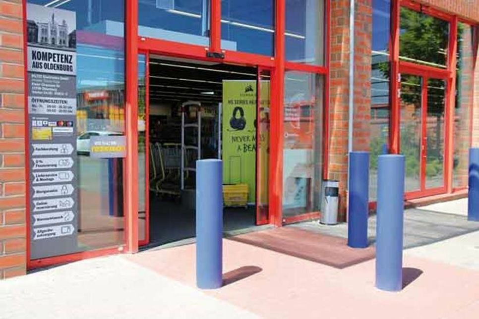 Auch unter dem Namen EURONICS bleibt der Elektronik-Fachmarkt in der Kieler Chaussee 6 b ein Familienunternehmen. Erste Umbaumaßnahmen sind für die Kundschaft augenfällig, wie beispielsweise der farblich neu strukturierte Markteingang.