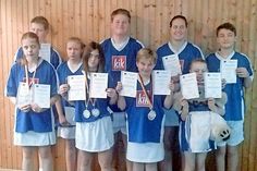 Marlon Kröger, Ann-Marie Mohr, Marwin Johnsen, Lea Gradert, Jannik Schöning (hinten v. lks.), Katharina Stender und Samantha Doose (vorne v. lks.).