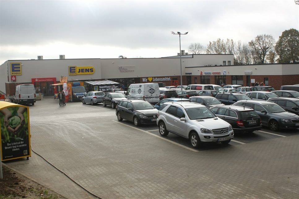 Das neue Nahversorgungszentrum in der Oldenburger Straße in Schönwalde mit dem Edeka Jens Markt und weiteren attraktiven Partnern.