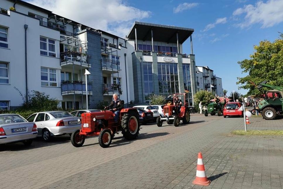 Die Besitzer der Young- und Oldtimer präsentierten ihre Schätze.