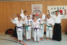Berlin/Grömitz. Zum 12. Mal wurde die Norddeutsche Meisterschaft des DTKV (Deutscher traditioneller Karateverband) der Kinder abgehalten. Der Wettkampf fand in diesem Jahr in Havelberg bei Berlin statt und das Dojo Nippon aus Grömitz hat mit sieben Startern daran teilgenommen. Nach einem erfolgreichen Tag konnten sieben Meistertitel, sechs Vizemeistertitel und drei dritte Plätze mit auf die Heimreise genommen werden. Somit haben sich alle Starter sich für die Deutsche Meisterschaft im November in Pfarrkirchen/Bayern qualifiziert. (red)