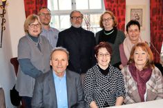Im Rahmen eines Pressegesprächs gab Maria Starke (vordere Reihe, m.) im Beisein zahlreicher aktueller Vorstandskollegen ihre Kandidatur bekannt.