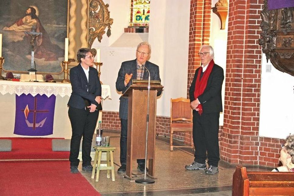 Eva Wodtke, Jürgen Gradert und Prof. Dr. Karl Helmer.