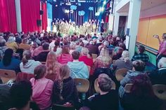 Bis auf den letzten Platz war die Aula der Cesar-Klein-Schule in Ratekau an den drei Vorstellungstagen besetzt. Das „Tabaluga“-Musical war ein voller Erfolg.