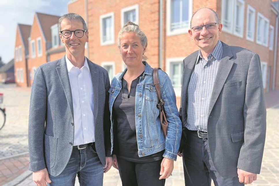 Henning Reimann (lks.) und Martin Liegmann mit ihrer Nachfolgerin und neuen DKSB-Geschäftsführerin Kerstin Olschowsky.