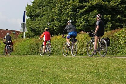 Den Teilnehmenden der Stadtradel-Tour wird empfohlen einen Fahrradhelm zu tragen.
