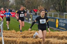 Pia Feline Loors mit der Startnummer 905.