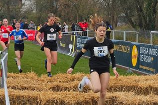 Pia Feline Loors mit der Startnummer 905.