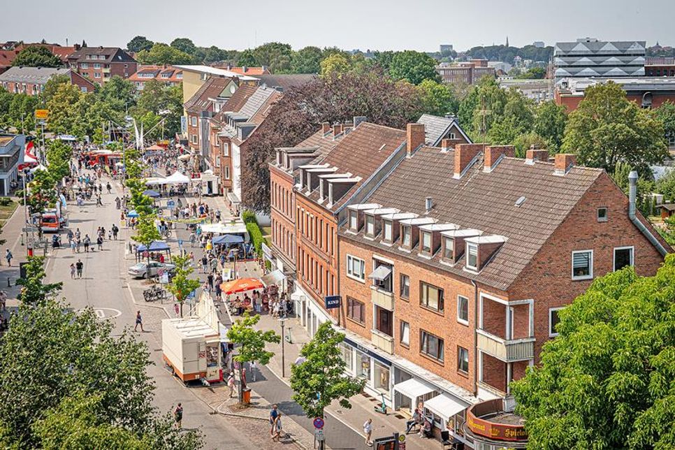 Beim Wellingdorfer Stadtteilfest verwandelt sich die Schönberger Straße in eine riesige Spielemeile.
