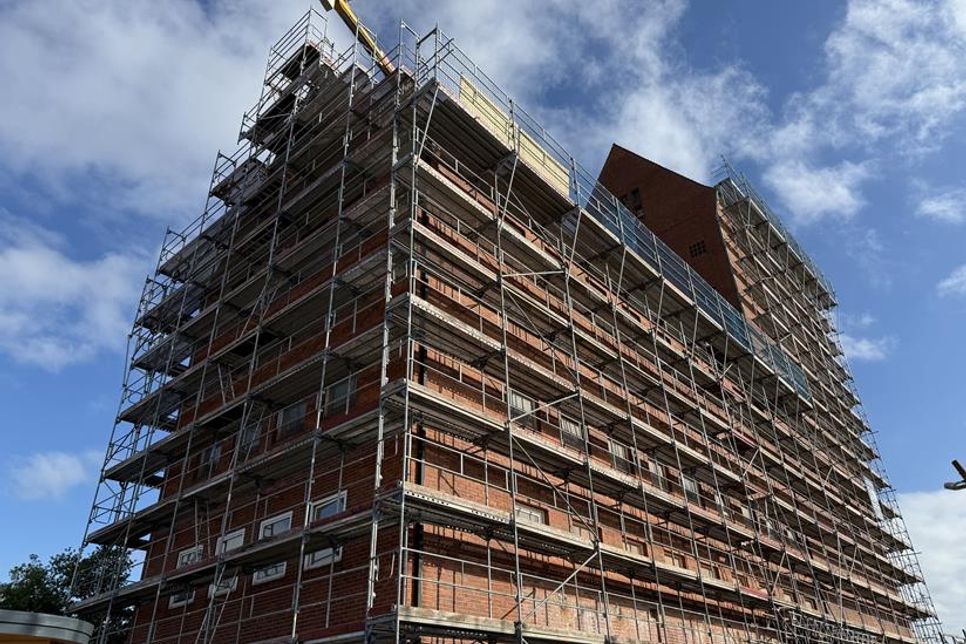 Auch die Arbeiten an dem etwa 25 Meter hohen Sackspeicher haben begonnen.