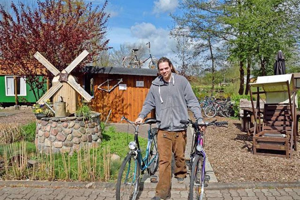 Martin Braun, Leiter der Fahrradwerkstatt, hofft für sein Projekt auf Spenden ausgedienter Räder, die dann mit technisch-fachlichem Knowhow unter seiner Regie wieder alltagstauglich gemacht werden können.
