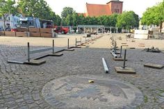 Eine gute Grundlage ist geschaffen: erste Aufbauarbeiten der Zuschauertribüne.