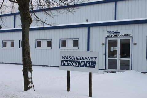 In guten Zeiten werden täglich über 12 Tonnen Wäsche bewältigt.