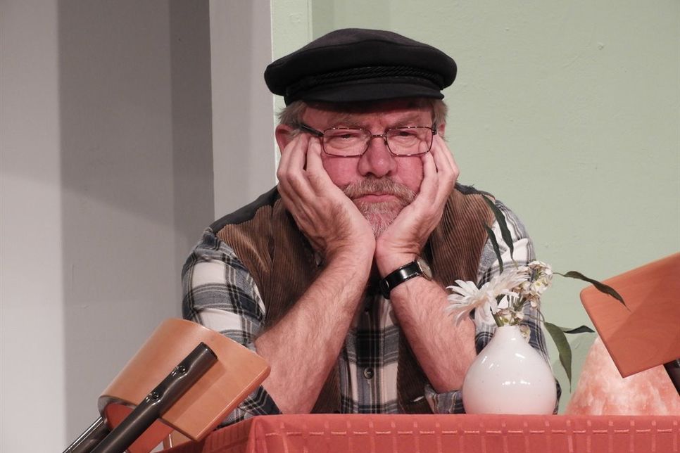 Momme (Volker Paulsen) fürchtet um seine Bleibe.