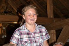 Bei den Kindern wurde Carlotta Tamm neue Kinderkönigin. Sie wurde bei der Königsproklamation von ihrem Vater Heinzi Wilkens und ihrem Onkel Ingo Wilkens auf den Schultern getragen.