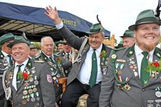 Der neue Schützenkönig Ralph Wülfing ist ein König mit Regierungserfahrung: Im Jahr 2000 hatte er schon einmal auf dem Königsstuhl gesessen.