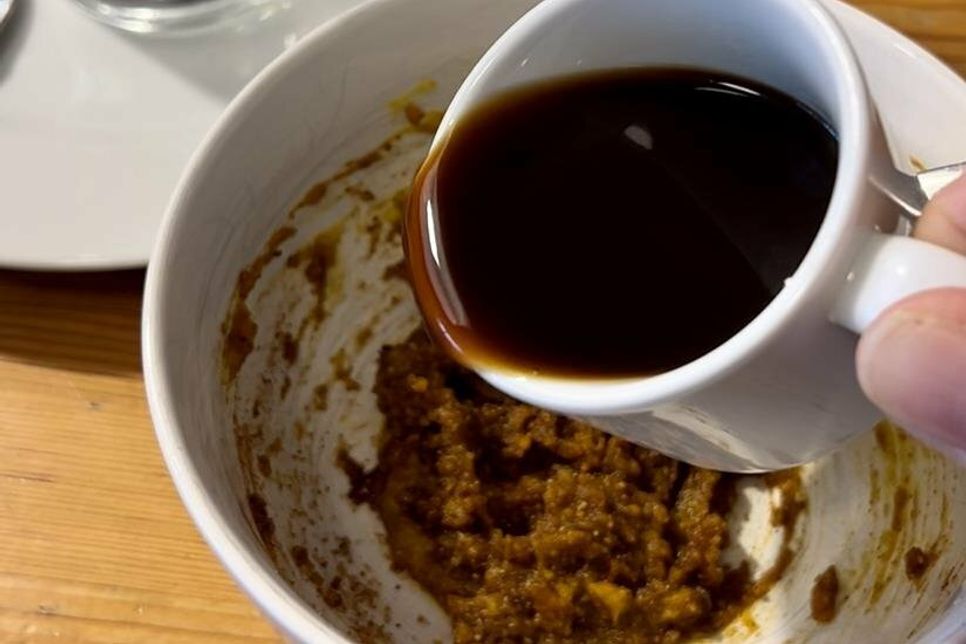 3. Schritt: 1 Espresso zu der Mischung geben und gut verrühren.