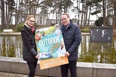 Tereza Hartkop und Heinz Hinrichsen von der „Messe &amp;amp; Event GmbH“ freuen sich auf die Premiere der Sport- und Freizeitmesse „Outdoor Aktiv“ im Zentrum von Timmendorfer Strand. (Foto: René Kleinschmidt)
