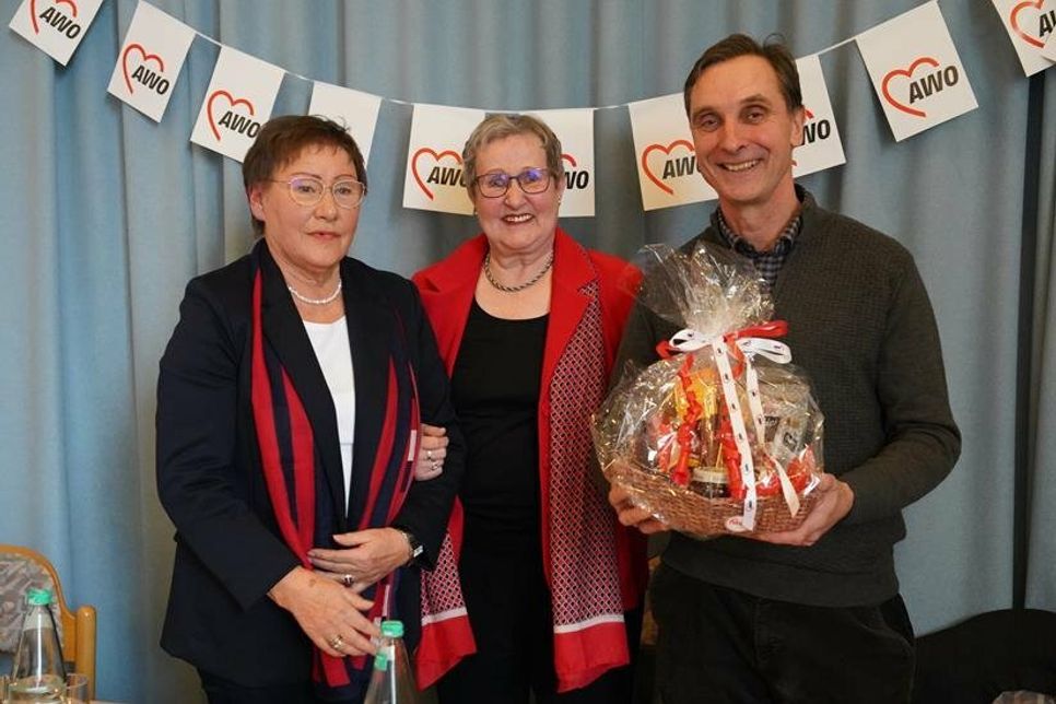 Mit Margitta Bruhn (Mi.) hat der Ortsverein eine neue erste Vorsitzende. Klaus Steuck legte ein Jahr vor Ende der Amtsperiode sein Amt nieder. Renate Kühlborn ist die neue 2. Vorsitzende.