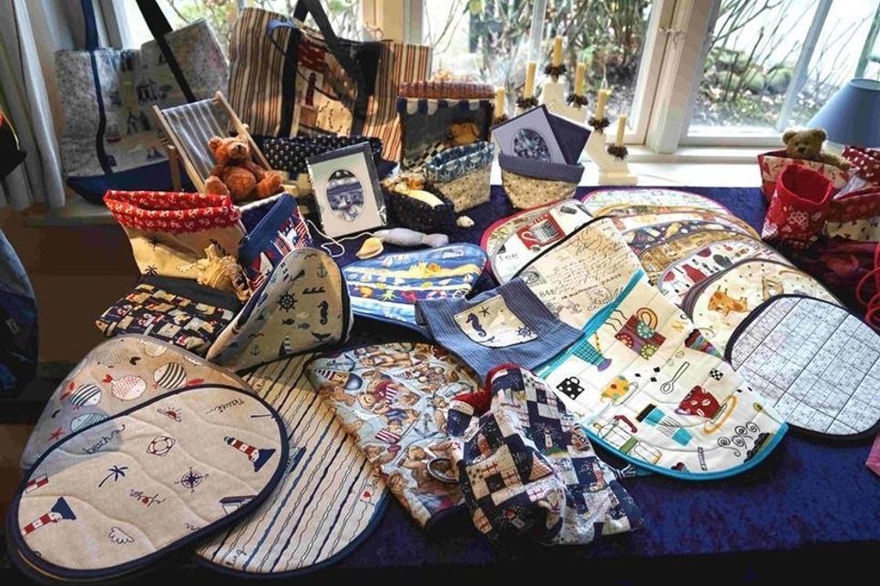 Monika Wegener und Petra Böckmann präsentieren ihre „Sommerträume in Stoff“.