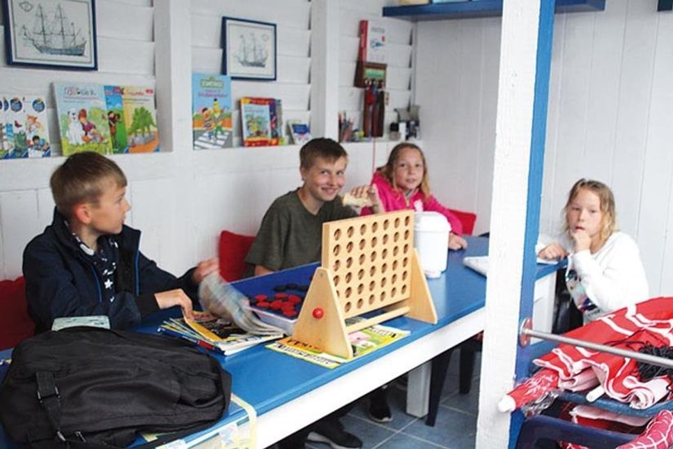 Finn (9), Natalie (12), Ida (11) und Hele (9) in der Spielecke (v.links)