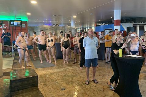 Mit Spannung verfolgten Zuschauer und Teilnehmer die Zeiten und Wertungen auf den Monitoren.