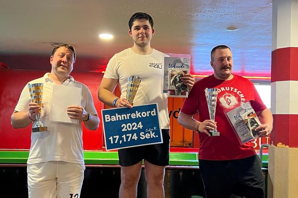 Die Gewinner der Kategorie „Schwere Herren“ mit Cedric Köhnke, der den neuen Bahnrekord erreichte.