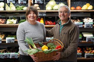 Vor 45 Jahren haben Kirsten und Georg Fischer ihr Geschäft eröffnet. Nun freuen sie sich auf die Zukunft am neuen Standort.