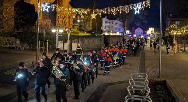 Der Umzug wurde musikalisch durch den Musikzug der Gemeindewehr begleitet.