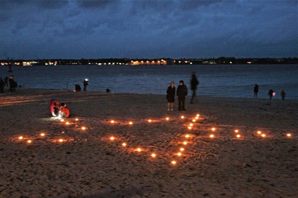 Der große Lichterstern am Strand