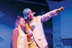 Das Theaterstück „Der kleine Tag“ dauert zirka 70 Minuten und ist für Kinder ab vier Jahren geeignet.