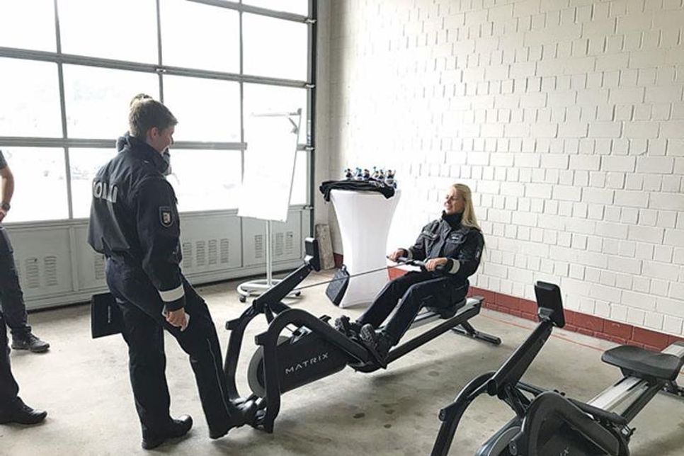 Auch Spaß und Sport gehörten zur Messer: Mit Begeisterung wurde um die Wette gerudert und am Ende der Veranstaltung gab es eine Siegerehrung.