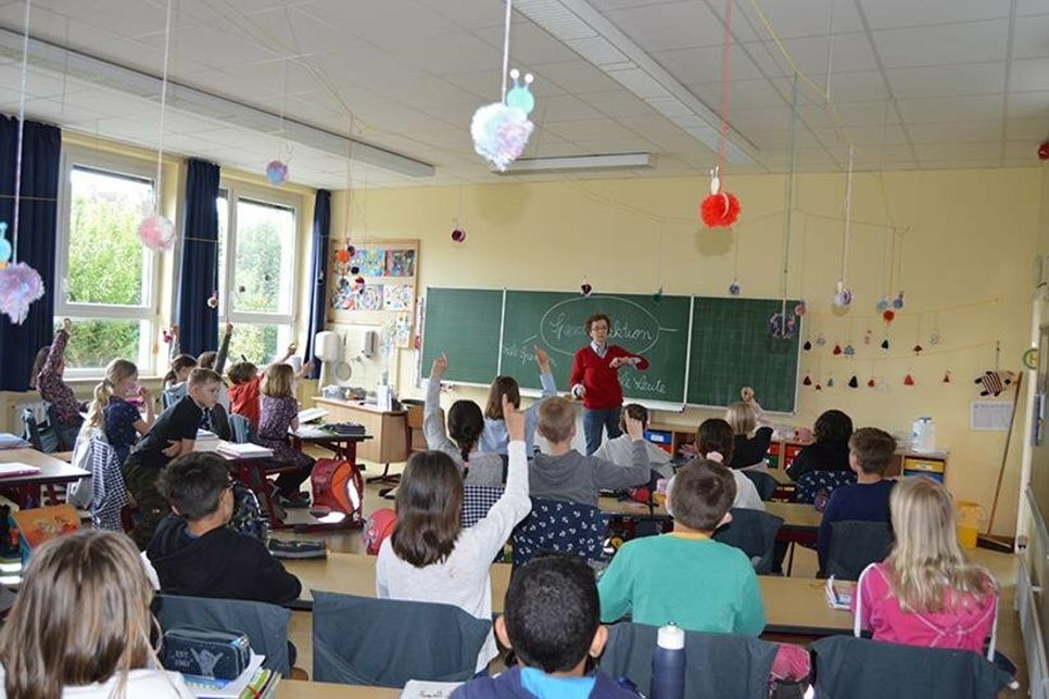 Vier Wochen lang hat Wiebke Mennerich als Lehrkraft mit ihrer 4. Klasse die Aktion „Save the children“ unterstützt und eine schöne Spendensumme zusammengetragen.