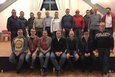 Teilnehmende Wachführer mit Vertretern der anderen Organisation.