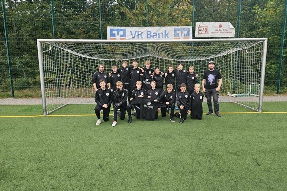 Sponsoring der C-Jugend des TSV Neustadt durch Schmidt Fernseh-Service.