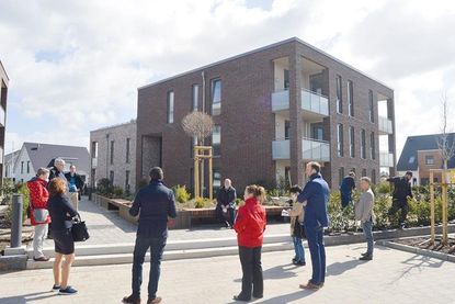 Bei einem Rundgang nach der Schlüsselübergabe wurden weitere Details zu dem Neubau erklärt.