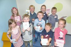 Die Kindervertreter des AWO Kinderhauses haben in Sachen Regeln-Malen ganze Arbeit geleistet. Zum Dank gab es die bunten Bilder in Heft-Form für die Lütten