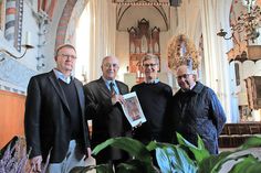 Spendenübergabe in der Stadtkirche.