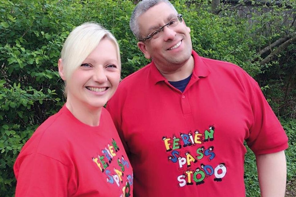 Haben ein abwechlungsreiches Programm für die Herbstferien auf die Beine gestellt: Diana  Romanski und Michael Klein vom Jugendzentrum Stockelsdorf.