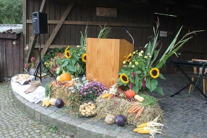 Angefangen mit der Brotsegnung fanden viele Aktionen auf dem Museumshof statt.