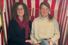 Natalia von Levetzow und Anja Neumann (v. lks.) vermitteln in einem interaktiven Online-Vortrag Wege aus der Wutfalle mit Hilfen für Eltern, die nicht mehr in die Luft gehen wollen.