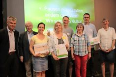 Vertreter der Grundschulen Neustadt und Grömitz mit Schulrat Thomas Panten (lks.), Geschäftsführer Sparkassen Stiftungen Jörg Schumacher (2. v. lks.) sowie Kreisfachberaterin Iris Bruhn (re.).