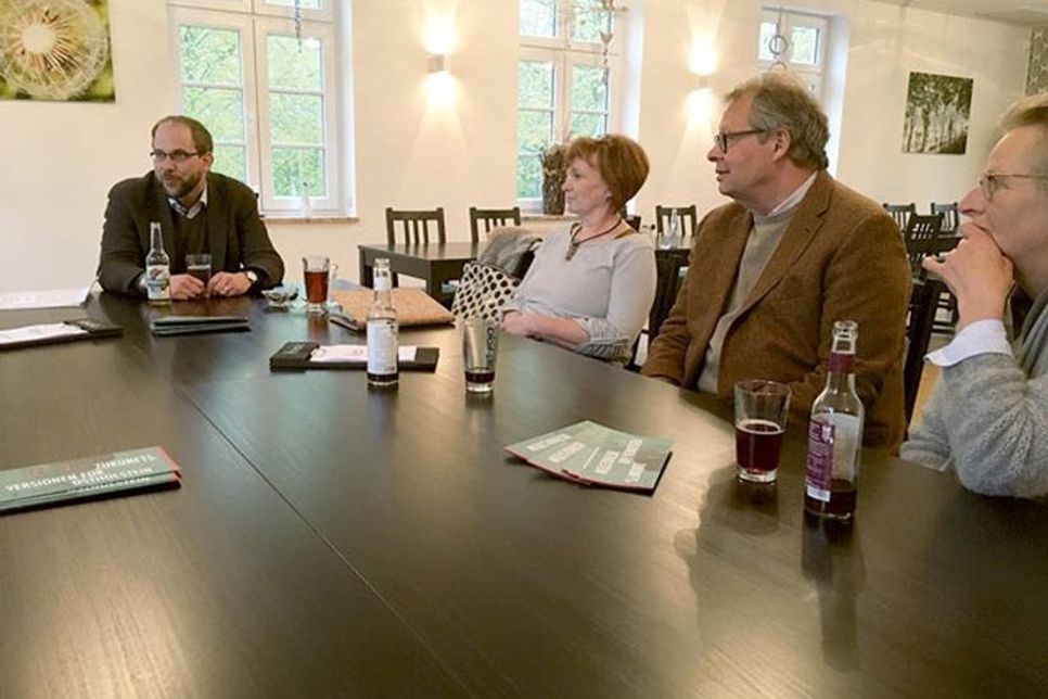 Teilnehmer der Veranstaltung diskutierten ihre Vorstellungen.