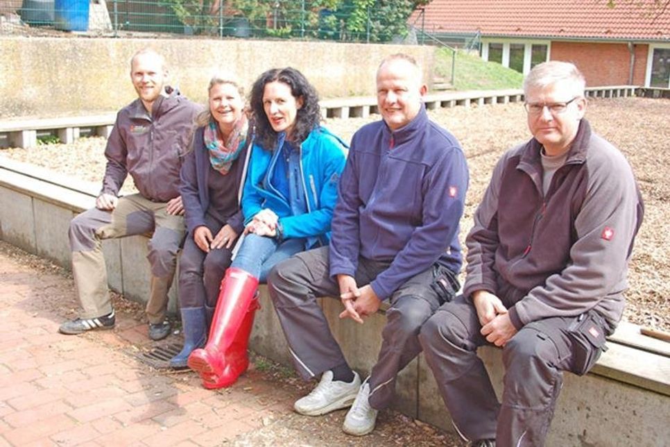 Sie haben die Aktion in Schwentinental vorbereitet: Christian Müller, Rena Hartig, Jana Schmidt, Marco Evers, Marco Koppenhagen (v.l.).