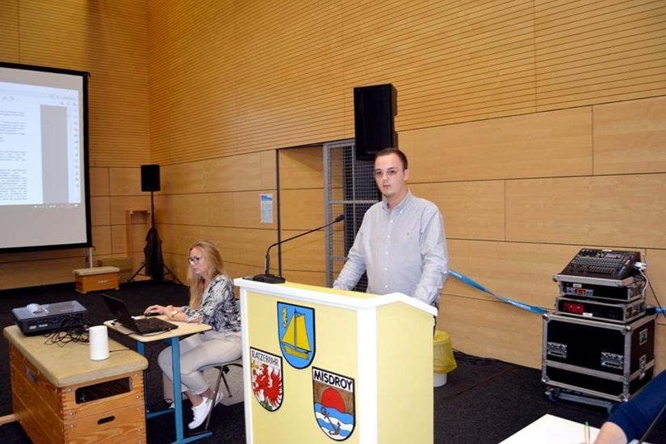 Nils Kons von der Bürgerinitiative, die sich gegen eine Weiterführung der Amtsgeschäfte durch Robert Wagner eingesetzt hat, erläuterte die Gründe für ein Abwahlverfahren.