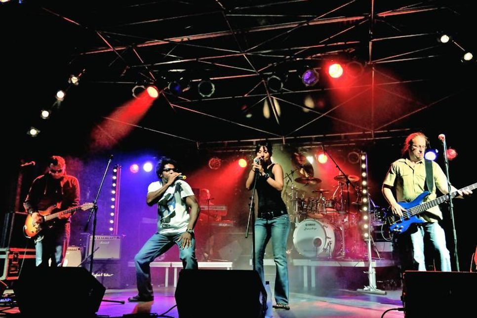 Top-Act „Revolution“ heizen am Samstagabend in Kellenhusen ein.