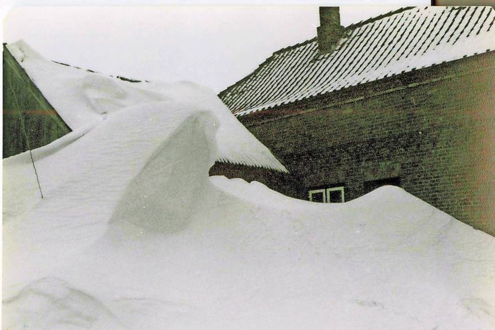 Meterhohe Schneewehen prägten wochenlang die Landschaft. Der Kreis Ostholstein war am schwersten betroffen.