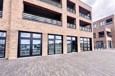 Neue Kunstmeile am Fischereihafen: Pop-Up-Galerie der KünstlerGemeinschaft Travemünde e.V.